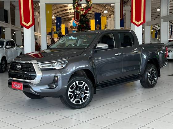 TOYOTA HILUX 2.8 D-4D TURBO DIESEL CD SRX LIMITED 4X4 AUTOMÁTICO